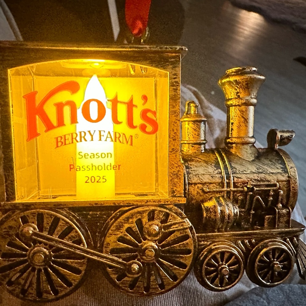 Knott's Berry Farm Train Ornament 2025